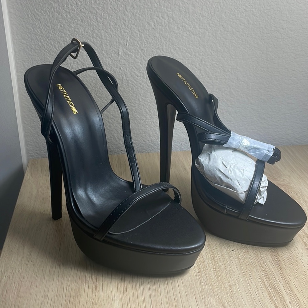 Pretty little thing Black Heels